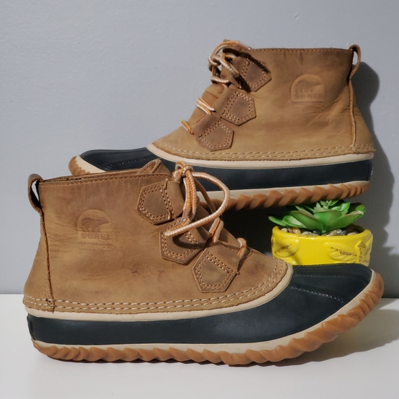 Sorel Shoes - Sorel Out N About Leather Snow Boots